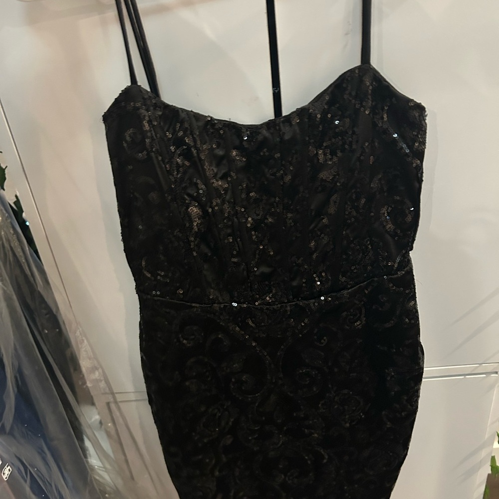 Elegant Black Strapless Dress